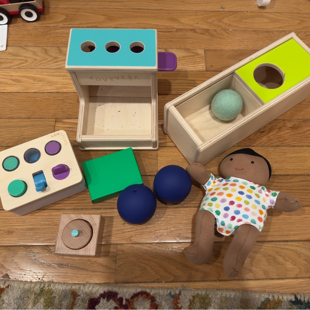 Lovevery thinker play kit 11-12 month